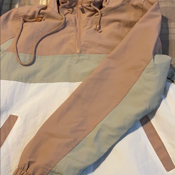 Amber Color Block Nylon Jacket - Picture 5 of 7